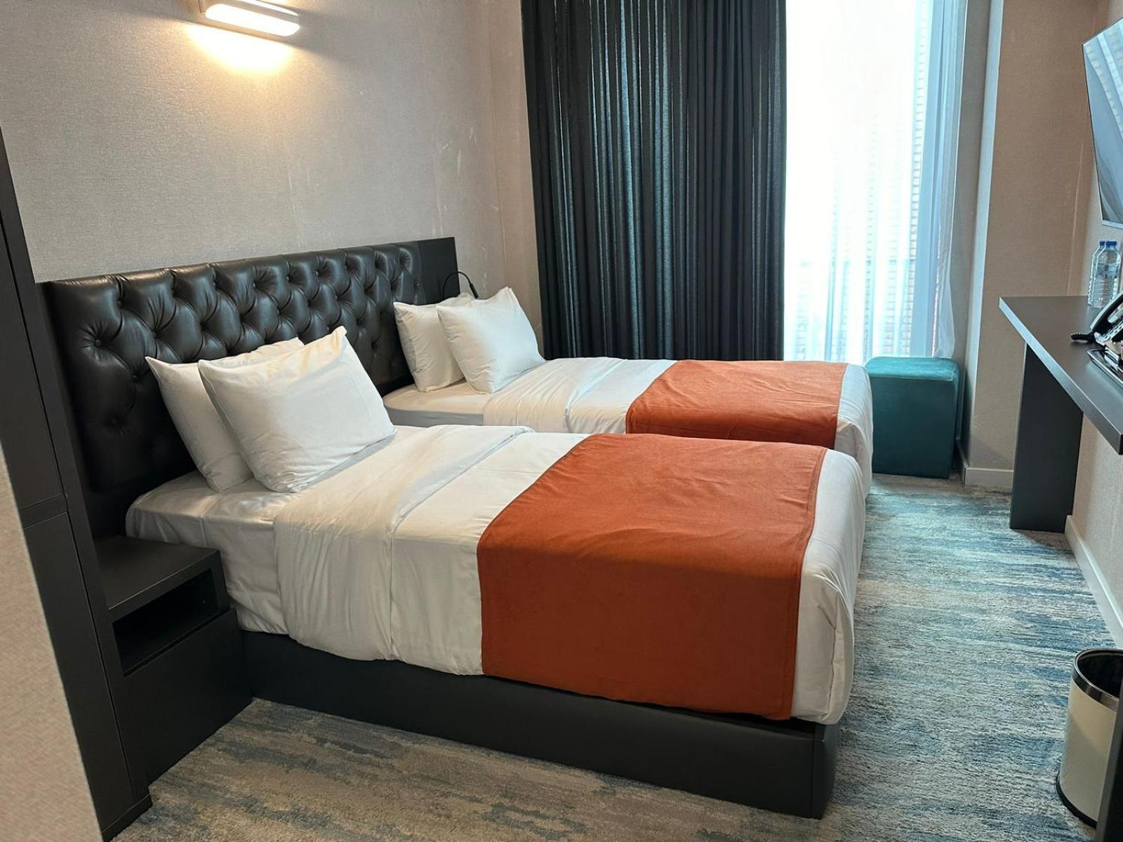 M 1 T Hotel Tbiliszi Kültér fotó