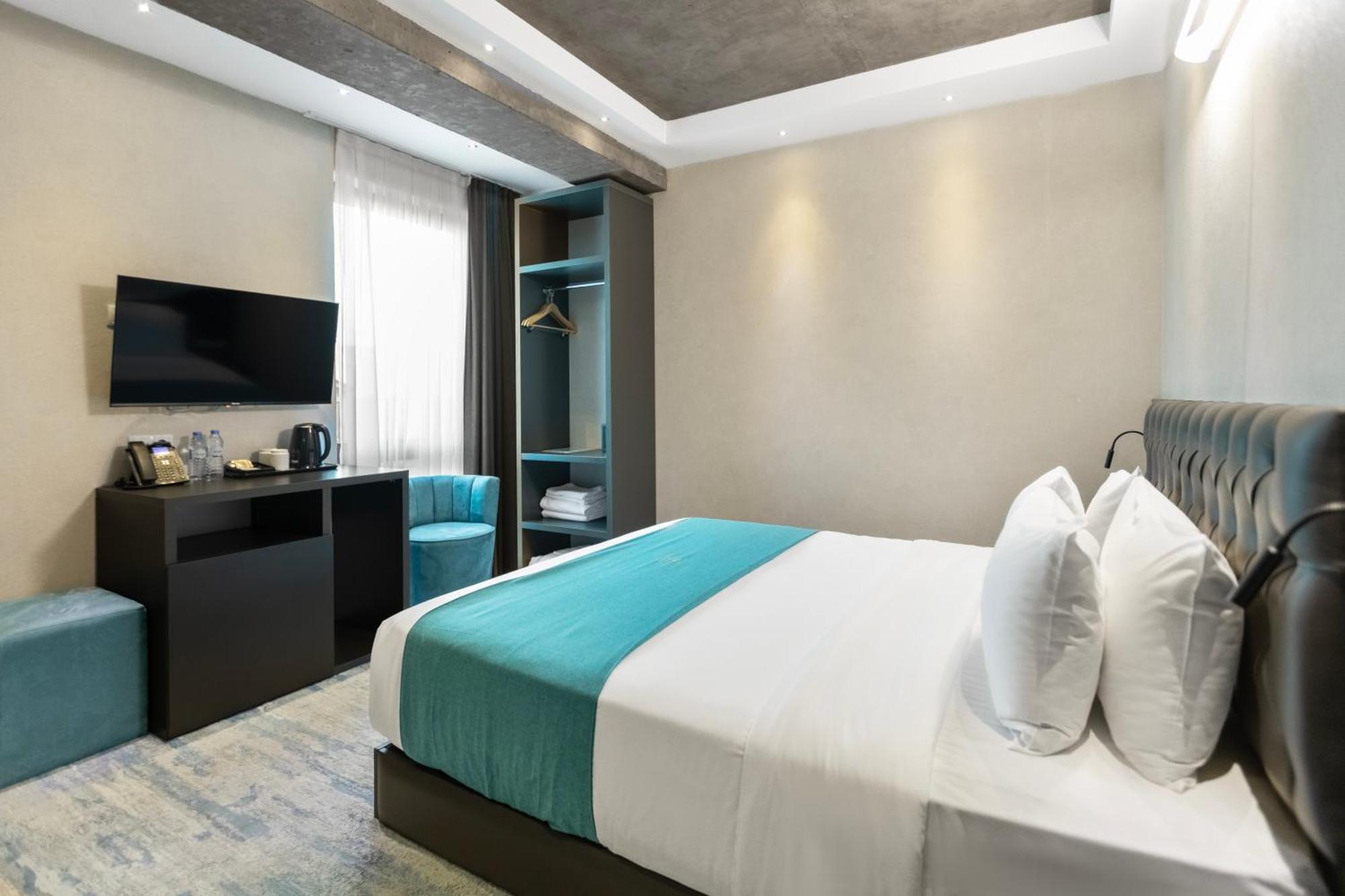 M 1 T Hotel Tbiliszi Kültér fotó