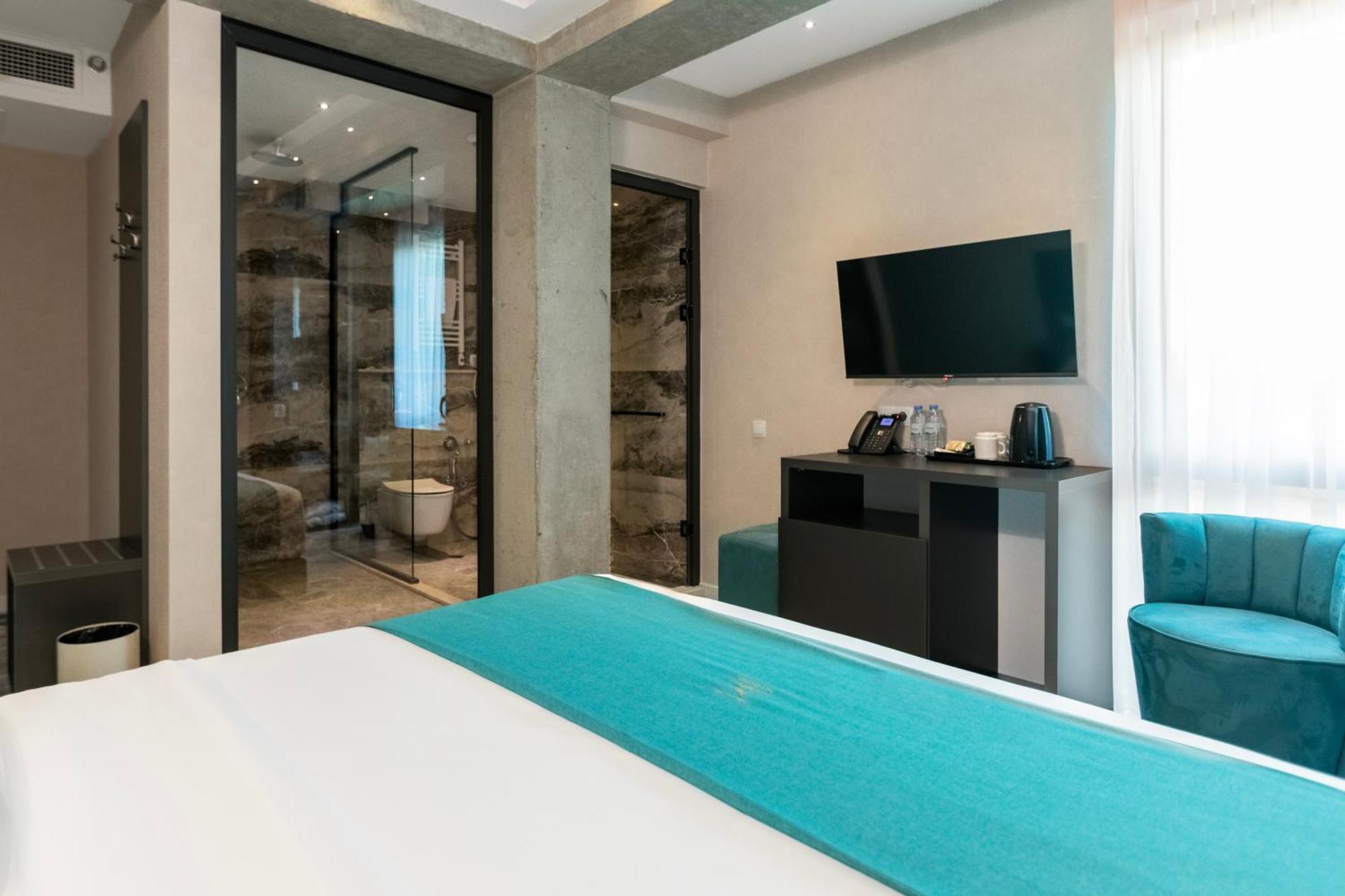 M 1 T Hotel Tbiliszi Kültér fotó