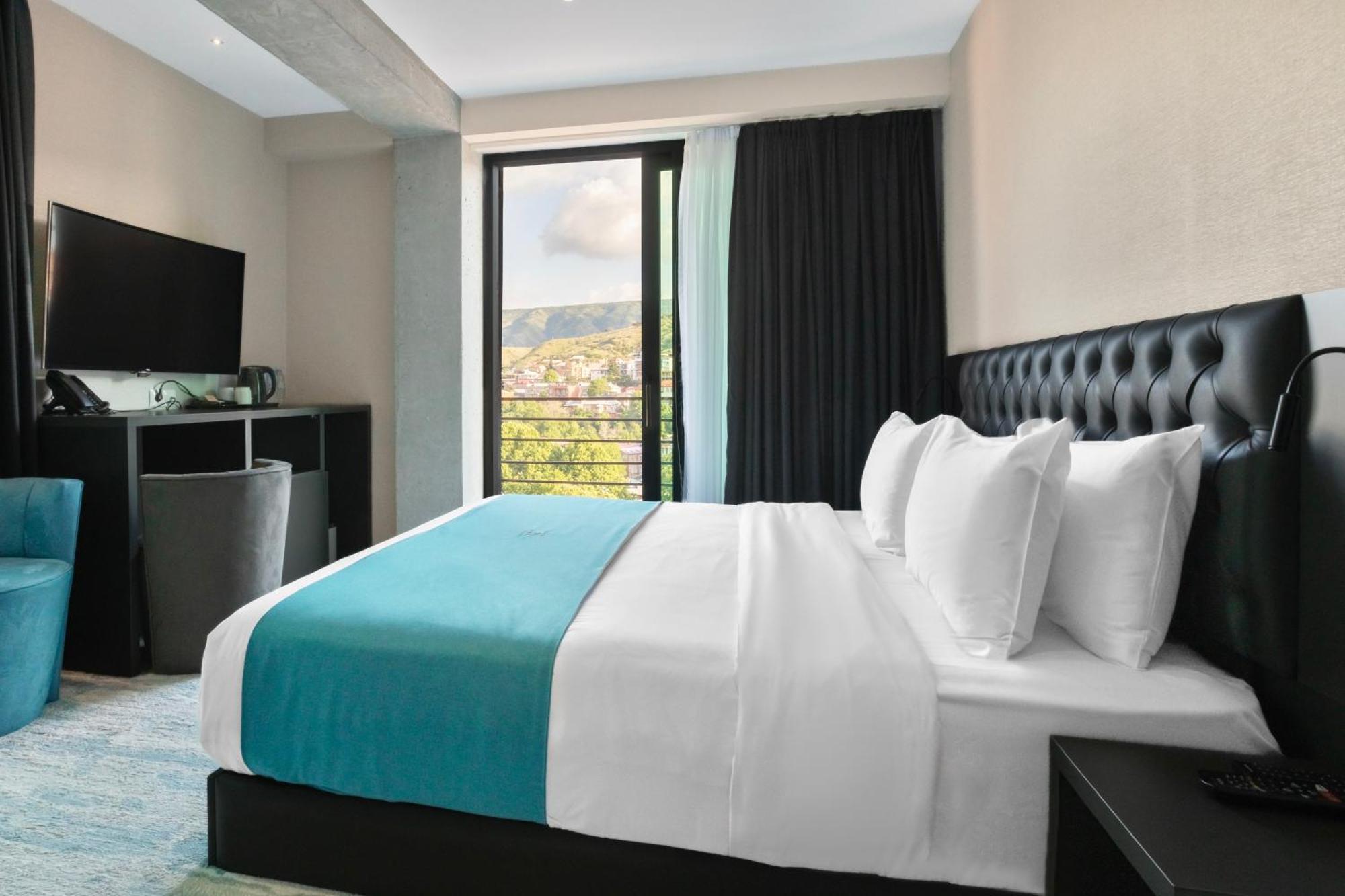 M 1 T Hotel Tbiliszi Kültér fotó