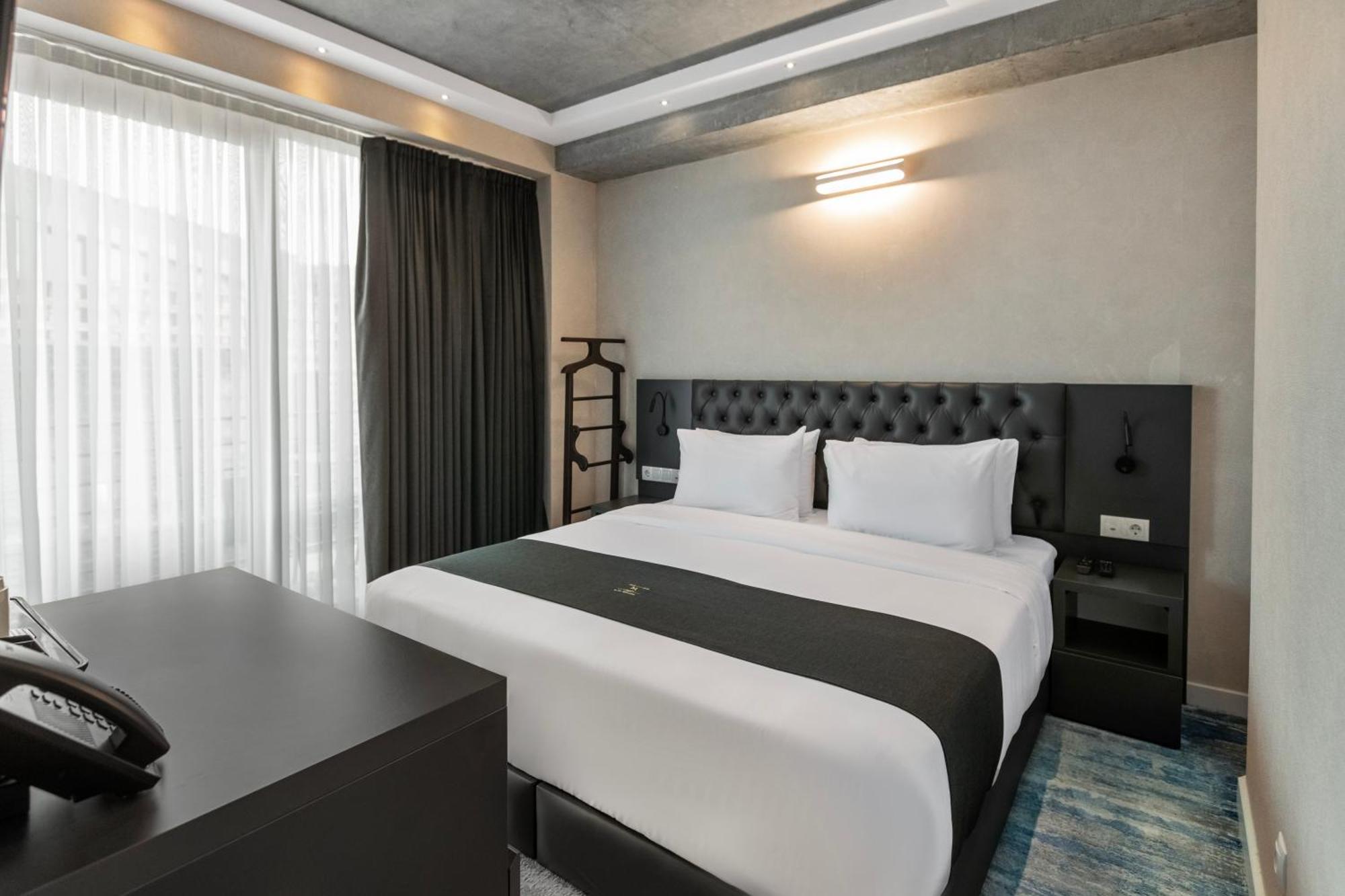 M 1 T Hotel Tbiliszi Kültér fotó