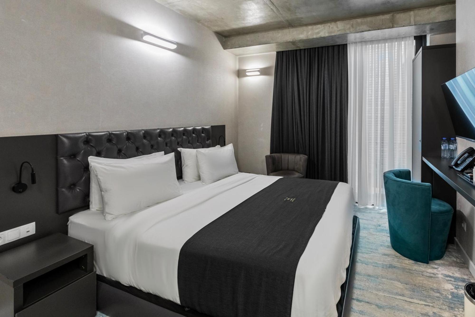 M 1 T Hotel Tbiliszi Kültér fotó