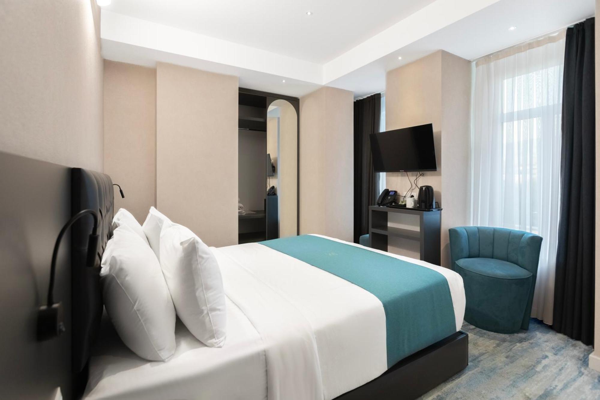 M 1 T Hotel Tbiliszi Kültér fotó