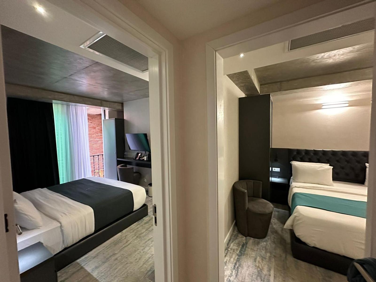 M 1 T Hotel Tbiliszi Kültér fotó